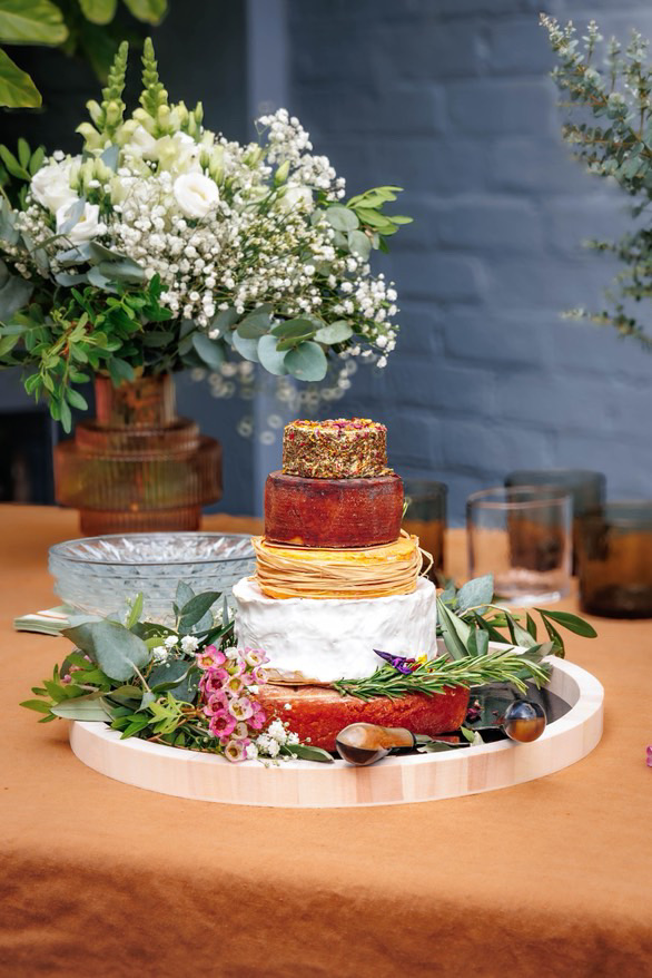 Pièce montée fromagère élégante à plusieurs étages